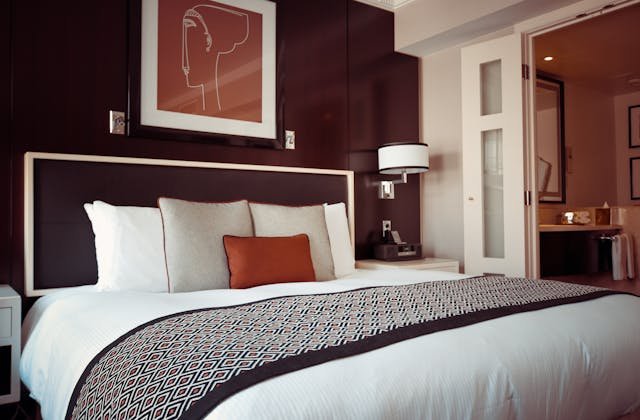 Room 001